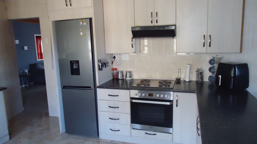3 Bedroom Property for Sale in Croydon Western Cape